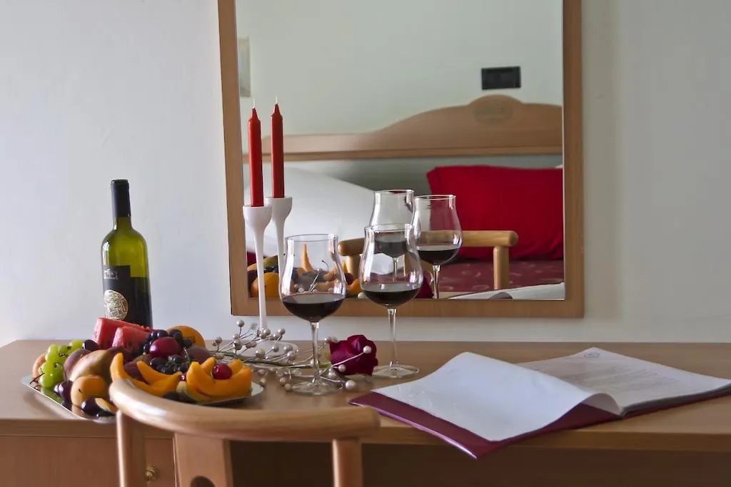 ***  Hotel Hamilton Misano Adriatico İtalya