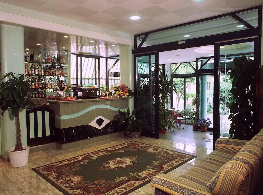 Hotel Hamilton Misano Adriatico 3*,  İtalya